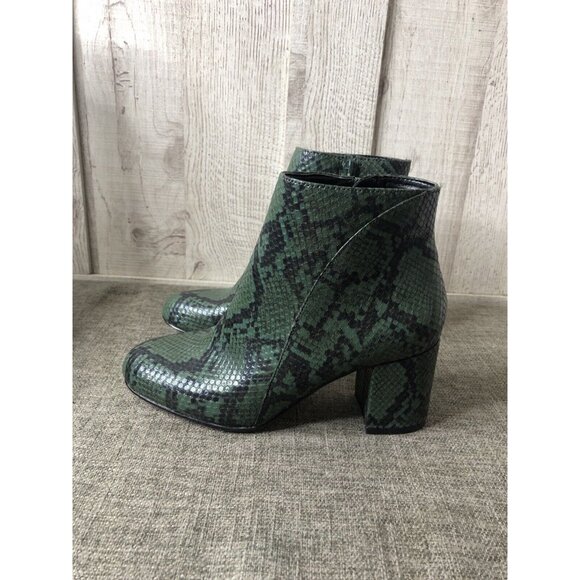 Womens INC Inernational Concepts Green Black Snakeskin Print Ankle Boots Size 5 - Picture 4 of 7